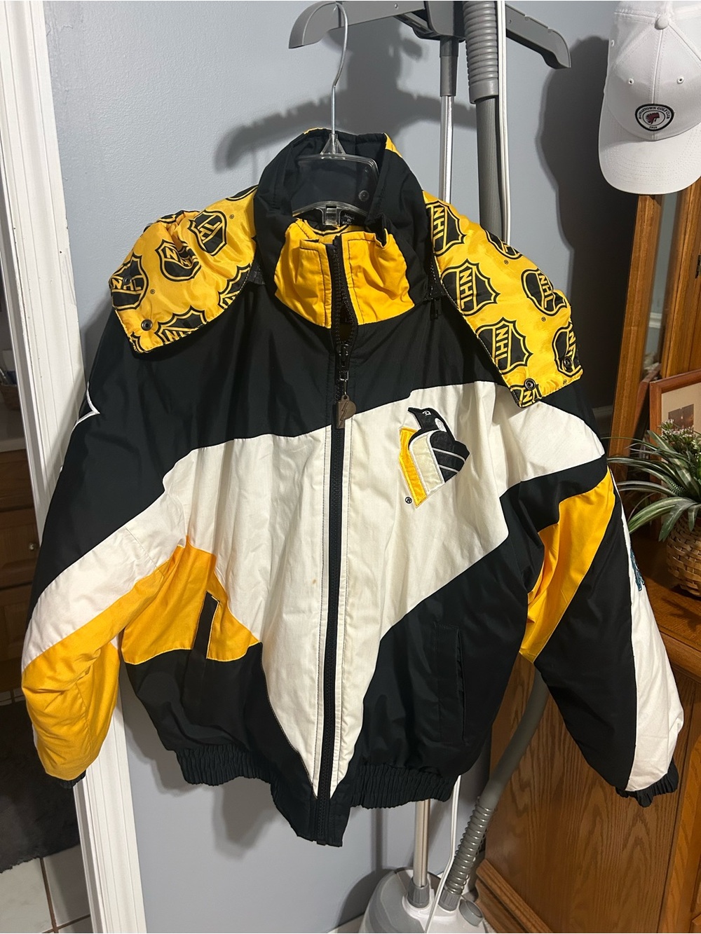 Vintage Pittsburgh Penguins Jacket